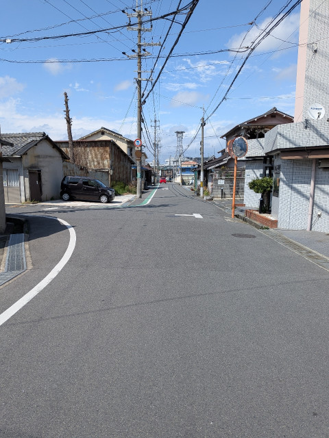 大阪府富田林市谷川町2-15駐車場の駐車場写真