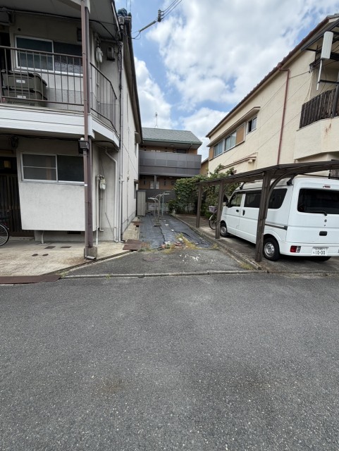 灰塚5丁目7-16駐車場の駐車場写真