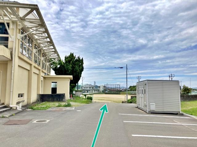 旧坂野中学校【小松島ブルーインパルス展示飛行2026 7/19(日)】の駐車場写真