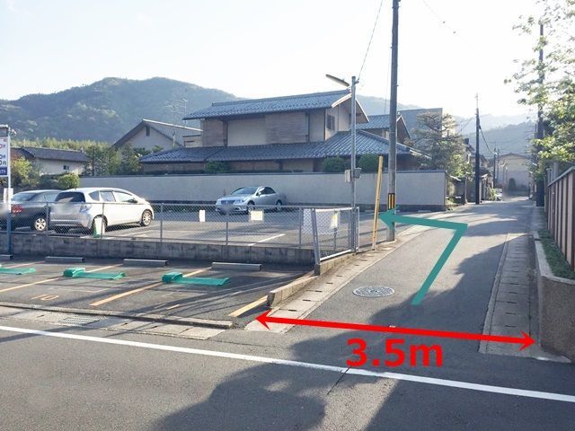 4.コインパーキングの奥にあるのがご利用駐車場になります。