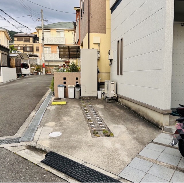 東石切町5丁目4-27駐車場の駐車場写真