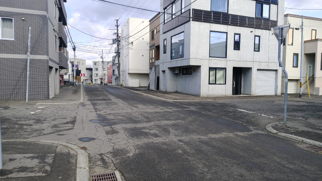 琴似３条３丁目交差点角駐車場の駐車場写真