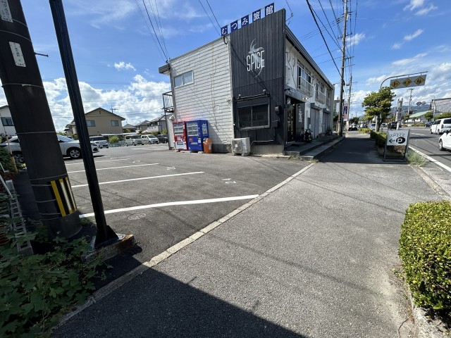 佐賀県佐賀市高木瀬西2-4-5の駐車場写真