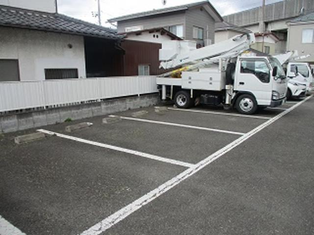 レオパレスはいらいん鴻巣駐車場【23444】の駐車場写真