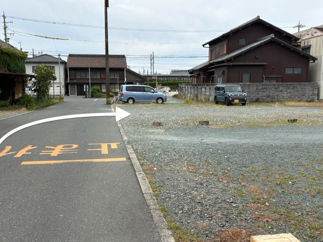 二川駅北口の駐車場写真