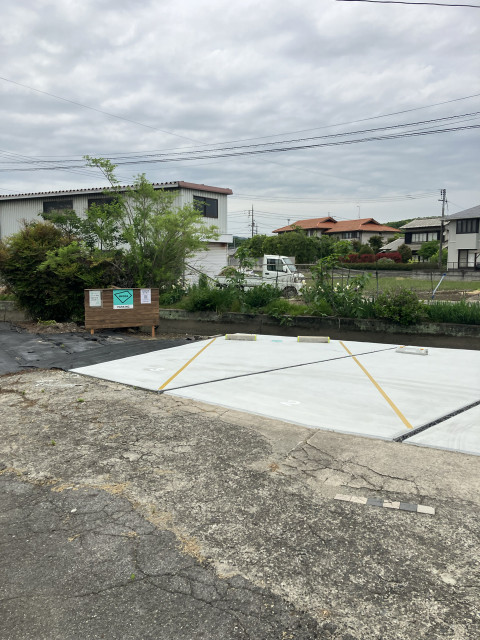 日間バス停前駐車場の駐車場写真