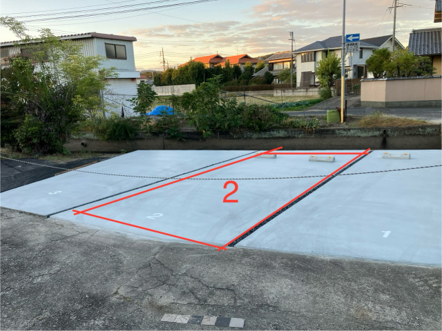 日間バス停前駐車場の駐車場写真