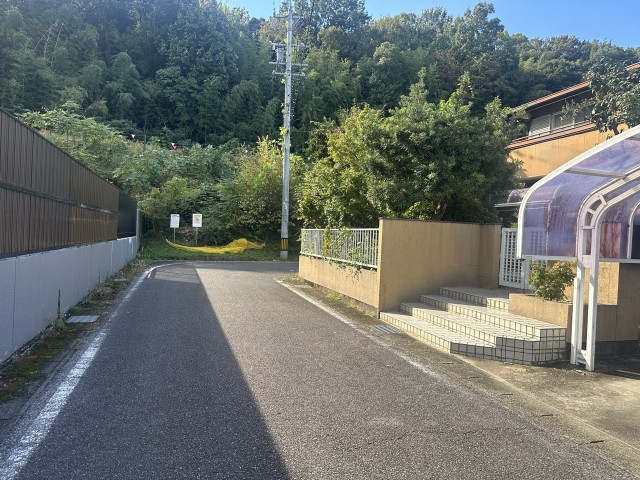 梅坪町3丁目6-9駐車場の駐車場写真