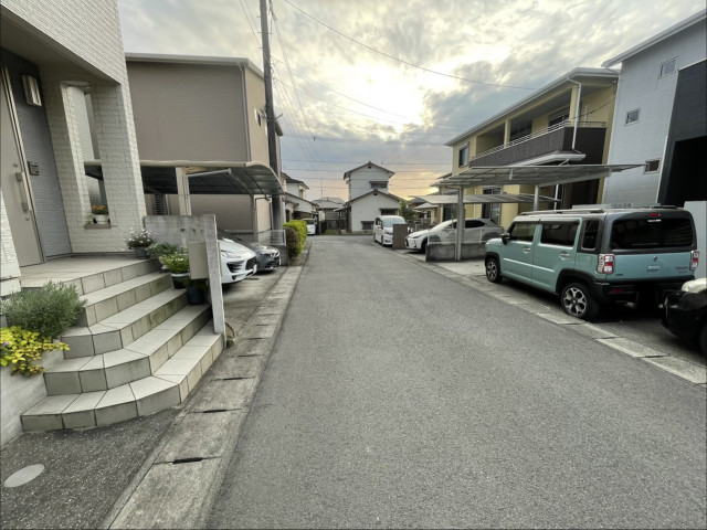 長嶺南6丁目14-13駐車場の駐車場写真