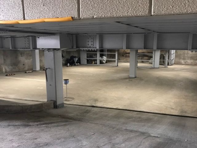 駐車場内写真