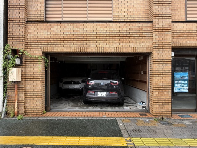 はりまや駐車場　電車通りの駐車場写真