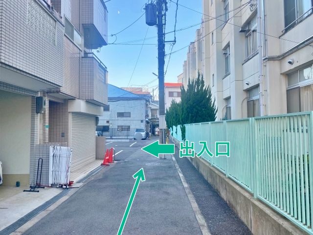 南市岡小学校東駐車場の駐車場写真