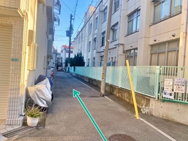 南市岡小学校東駐車場の駐車場写真