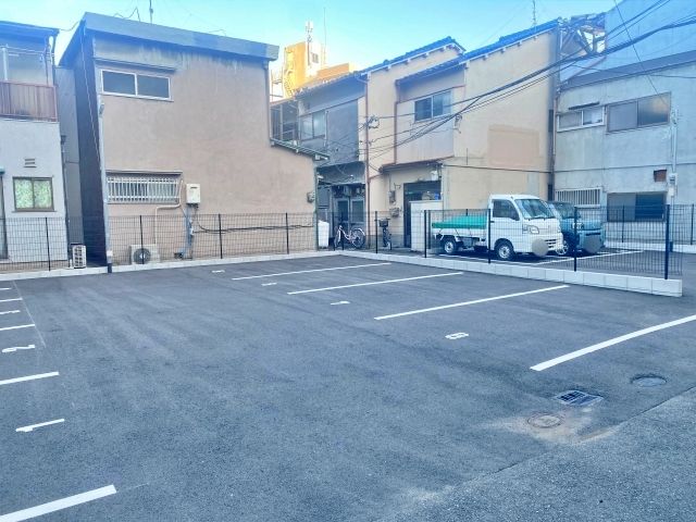 南市岡小学校東駐車場の駐車場写真
