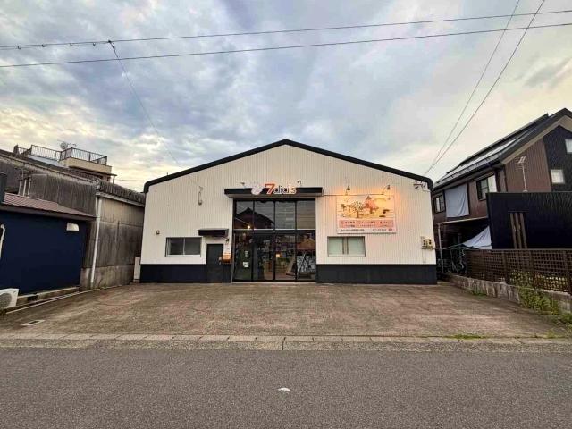 7dials(セブンダイヤルズ)本店駐車場の駐車場写真
