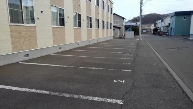 レオパレス西野Ⅱ駐車場【38642】の駐車場写真