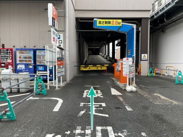 【月・火・木・金・土 ※祝日除く】大阪木津卸売市場駐車場 ※高さ280cmまでの駐車場写真