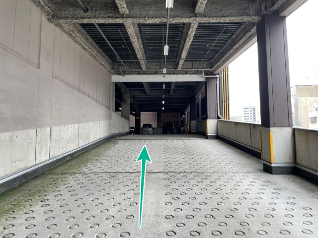【月・火・木・金・土 ※祝日除く】大阪木津卸売市場駐車場 ※高さ280cmまでの駐車場写真