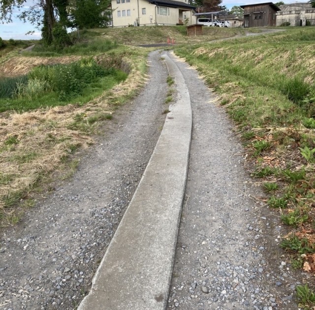 小諸市塩野 浅間パーキングの駐車場写真