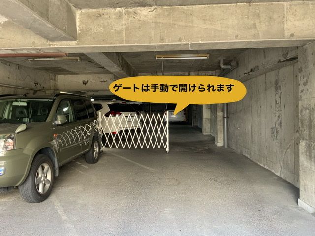 奥に進むとゲートがあり、開けて奥へ進みます