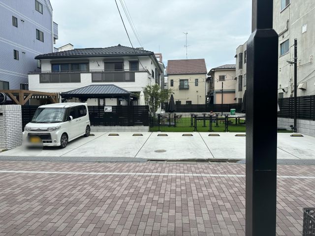 べスティーズ東京【利用可能時間：PM21時～翌AM9時まで】の駐車場写真