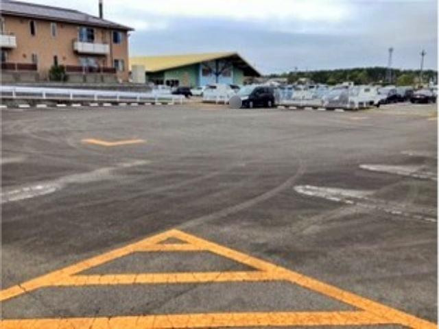 ダイナム宮崎日向財光寺店 駐車場の駐車場写真