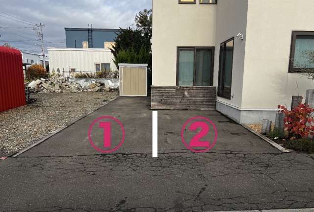 月寒東3条16丁目12-10駐車場の駐車場写真