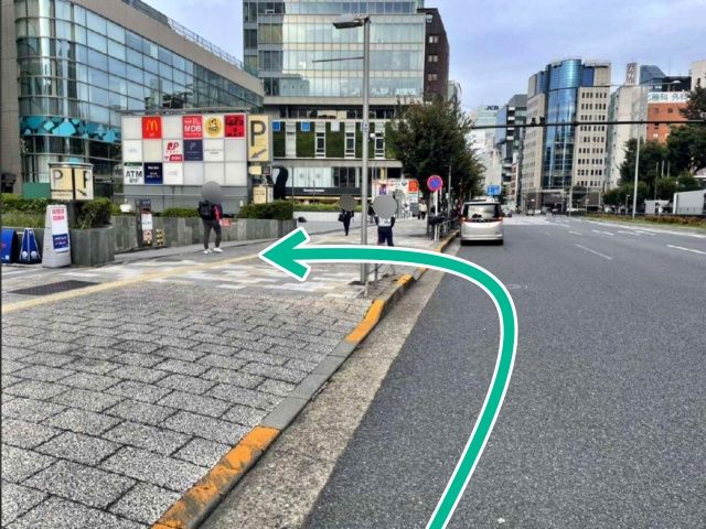 営業時間16:00～23:30【土日祝のみ】青山オーバルビル駐車場※無料認証時間制約ありの駐車場写真