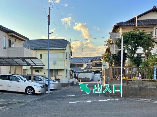 国吉田4丁目21-8駐車場の駐車場写真