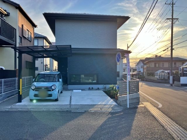 国吉田4丁目21-8駐車場の駐車場写真