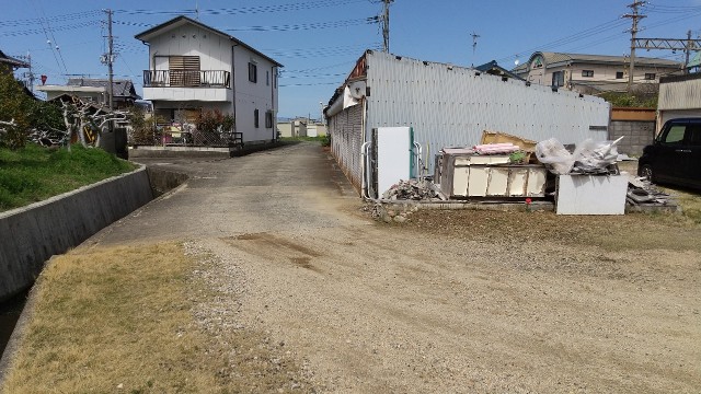 大阪府貝塚市三ツ松690番1の駐車場写真