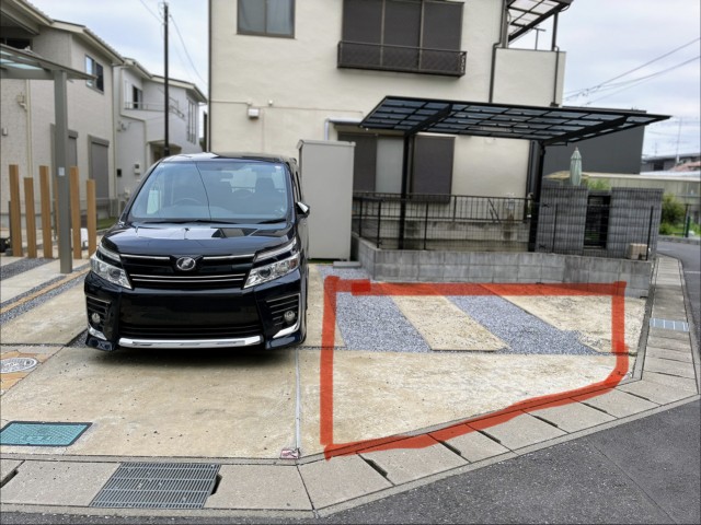 おおたかの森東4染谷宅駐車場の駐車場写真