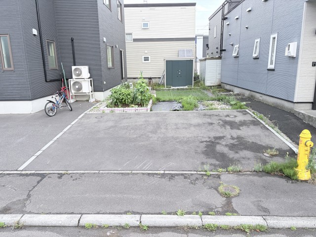 あいの里3条10丁目15-7駐車場の駐車場写真
