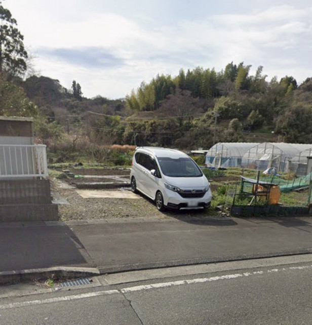 清水斎場西側駐車場の駐車場写真