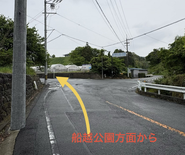 清水斎場西側駐車場の駐車場写真
