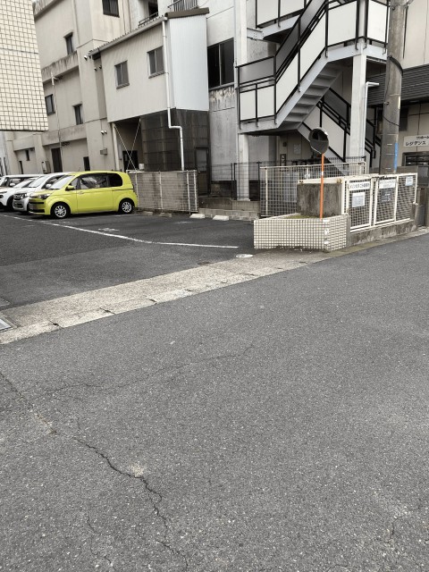 メゾン光洋駐車場301(16-23h)の駐車場写真
