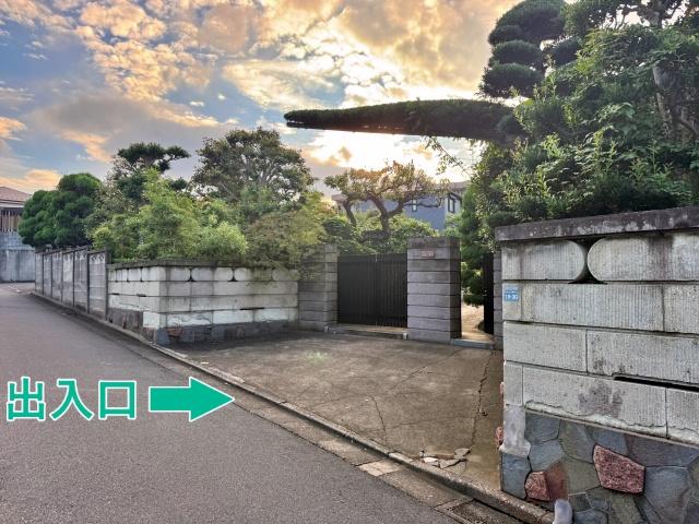 [26df0]赤塚7丁目18 個人宅玄関前☆アキッパ駐車場の駐車場写真