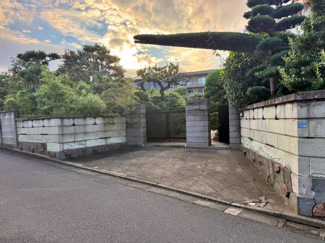 [26df0]赤塚7丁目18 個人宅玄関前☆アキッパ駐車場の駐車場写真
