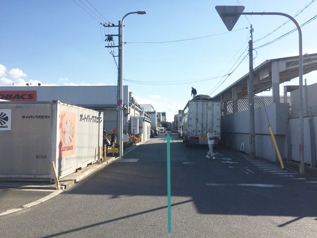 【道順3】直進してください。