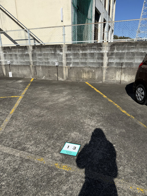 高雄1丁目25  やまもとモータープールの駐車場写真