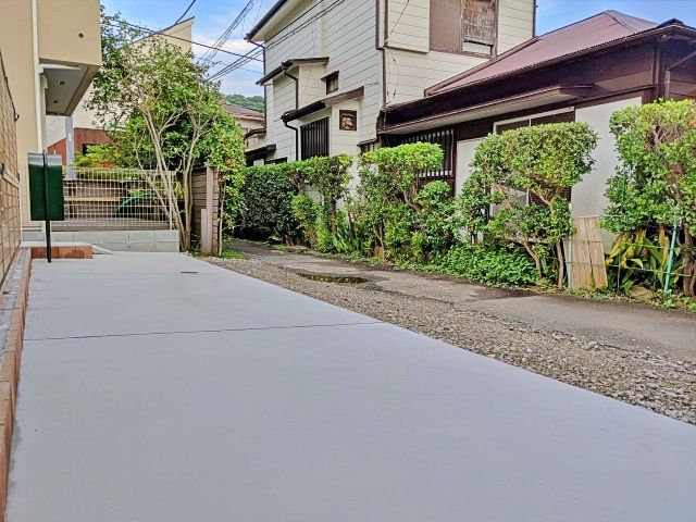 駐車場奥からの写真