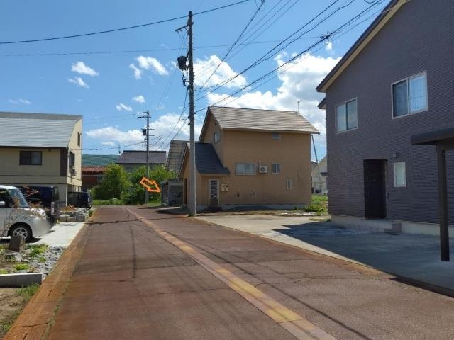 飯山屋根付き駐車場の駐車場写真