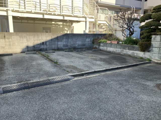 南金田2丁目4駐車場の駐車場写真