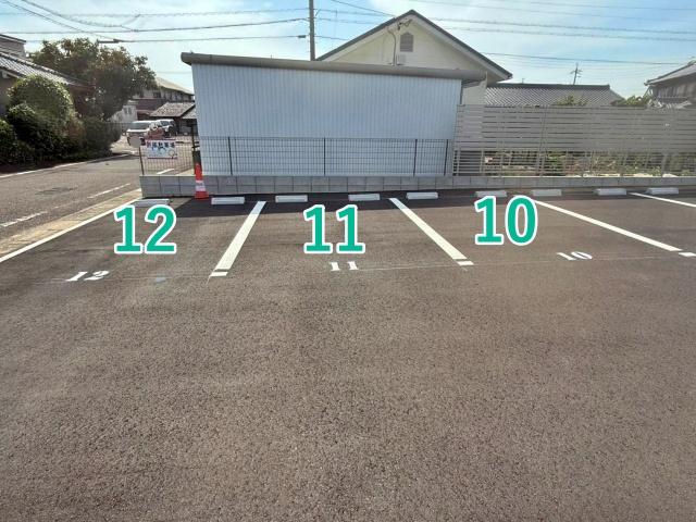 メゾンココネコ駐車場の駐車場写真