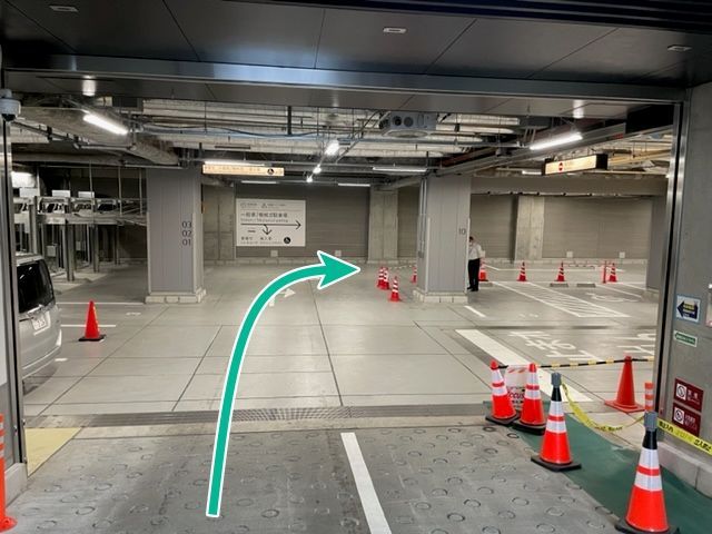 【ハイルーフ】九段会館テラス駐車場【日・祝 9:00〜18:00】の駐車場写真