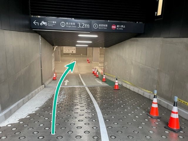 【ハイルーフ】九段会館テラス駐車場【日・祝 9:00〜18:00】の駐車場写真