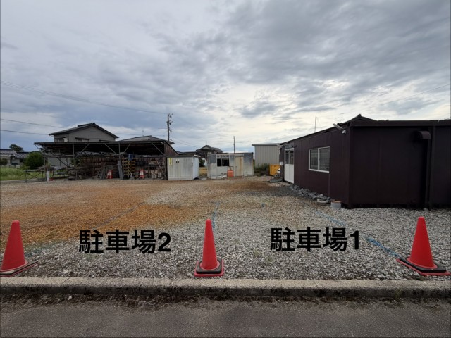 富山県富山市下飯野113の駐車場写真