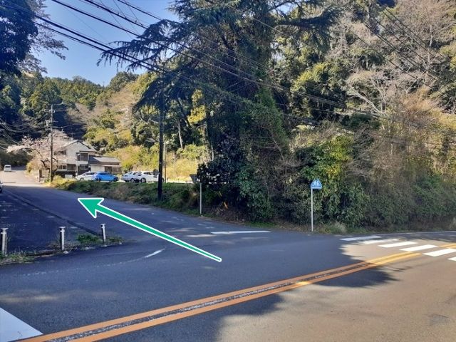 金谷駅トンネル駐車場の写真