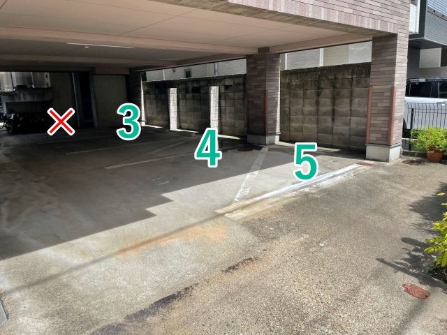 北区柳原1-20-16駐車場の駐車場写真