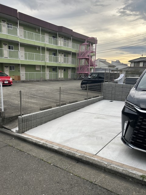 新桜ケ丘2丁目16-6駐車場の駐車場写真